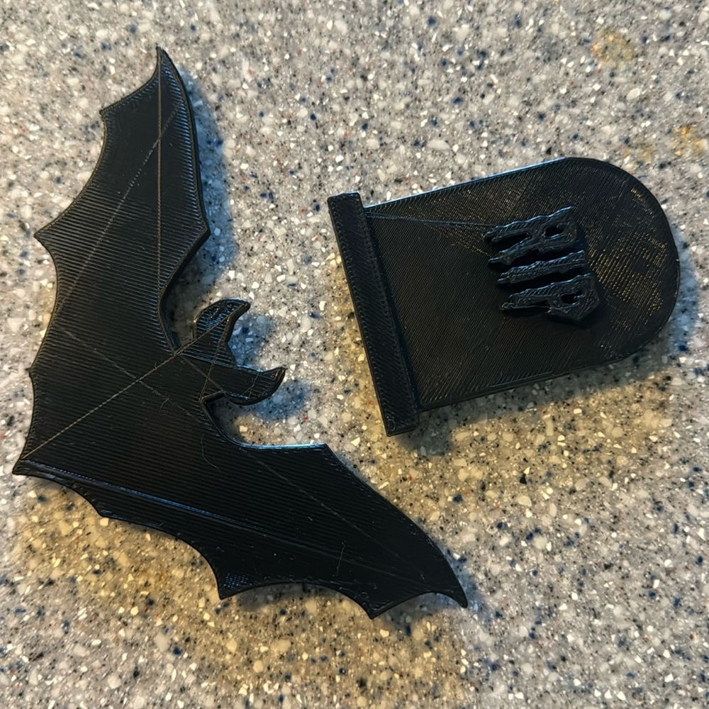 LUC 3D printed black bat and coffin “RIP” magnets